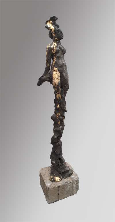 Ayelet Lalor - Adorned - ceramic, gold leaf - 48 x 10 x 8 cm - €280 - SOLD